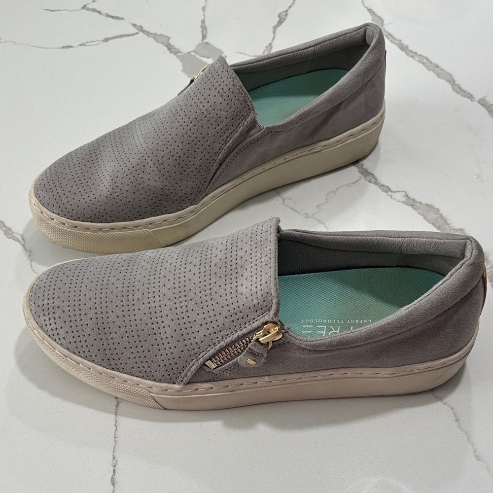 Dr Scholl’s Gray Perforated Slip-On Sneakers with Gold Zip Accent Grey Size 8.5M